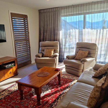 Akitu Views Apartment Wanaka Exterior foto