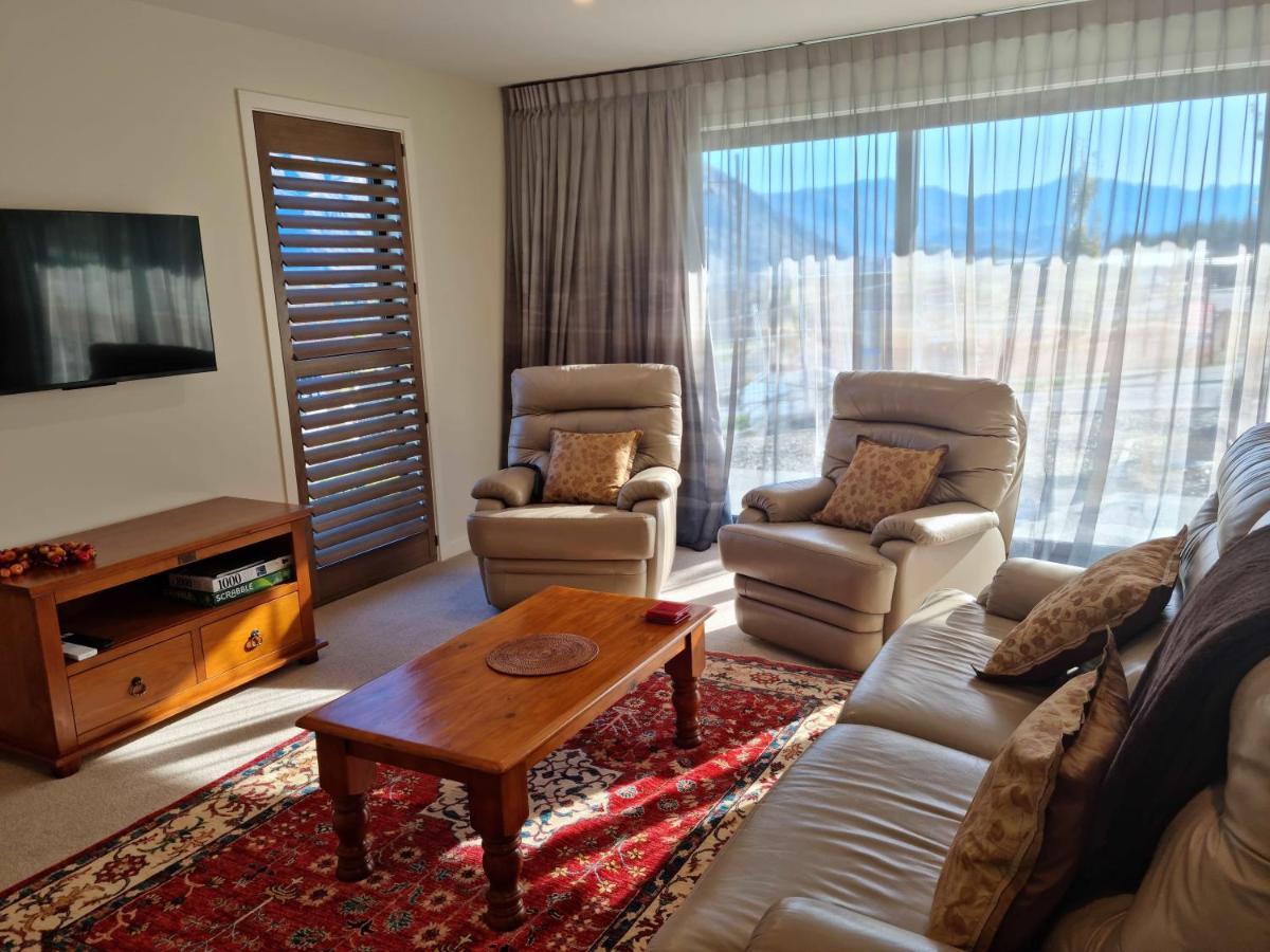 Akitu Views Apartment Wanaka Exterior foto